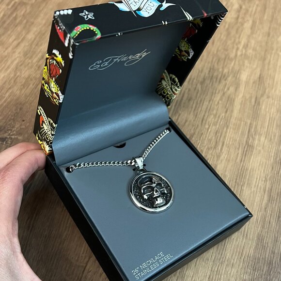 NEW Ed Hardy Skull Pendant Mens Stainless Steel Necklace - Picture 8 of 9